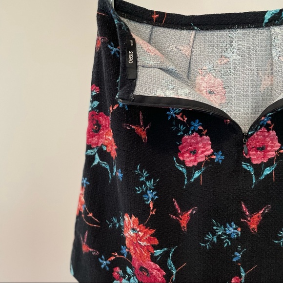 ⭐️HP⭐️ Oasis Floral Mini Skirt - Picture 3 of 5